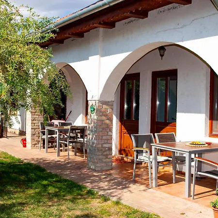 Negra Apartman Balatonfőkajár