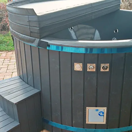 Negra Vendeghaz アパート